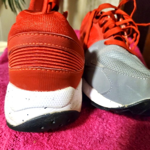 Saucony shoes - Picture 4 of 7